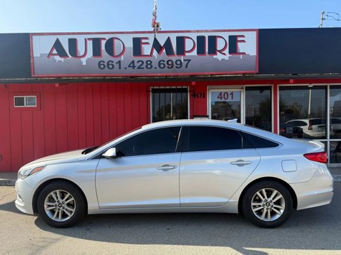 Used 2017 Hyundai Sonata SE image 1