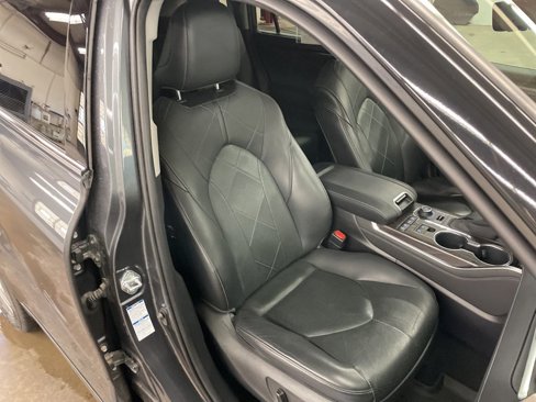 Used 2020 Toyota Highlander Platinum image 37