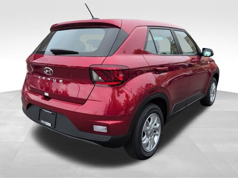 New 2025 Hyundai Venue SE image 7