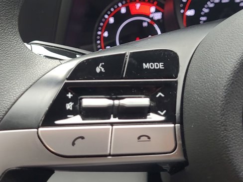 Used 2023 Hyundai Elantra SEL image 22