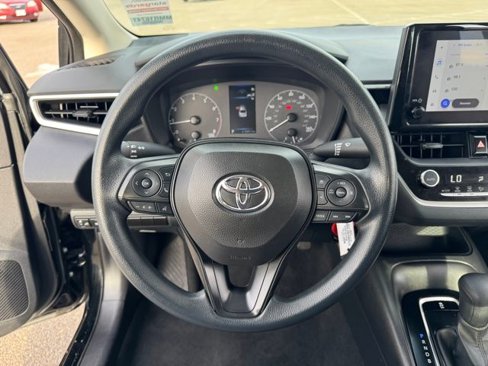 Used 2024 Toyota Corolla LE image 7