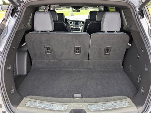 Used 2024 Buick Enclave Premium image 13