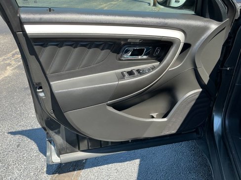Used 2018 Ford Taurus SEL w/ Equipment Group 201A image 10