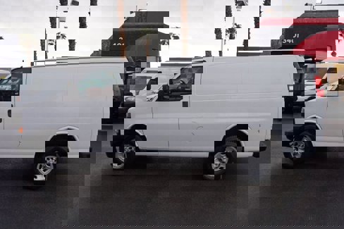Used 2022 Chevrolet Express 2500 w/ Driver Convenience Package image 3