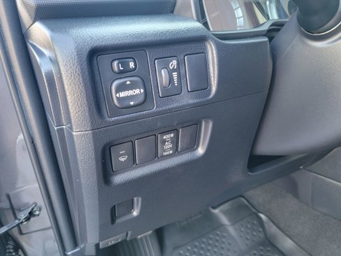 Used 2018 Toyota 4Runner SR5 Premium image 17