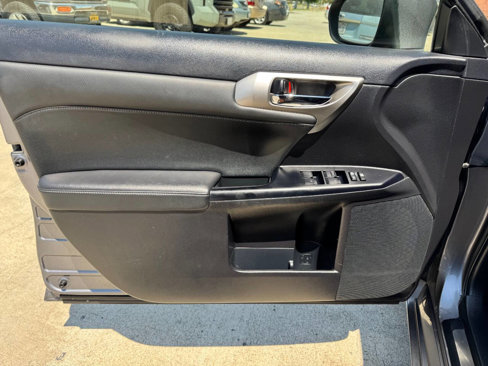 Used 2015 Lexus CT 200h image 15