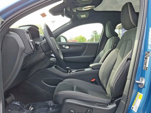 Certified 2023 Volvo C40 P8 Recharge Plus image 13