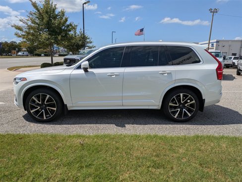 Certified 2022 Volvo XC90 T6 Momentum w/ Advanced Package image 7