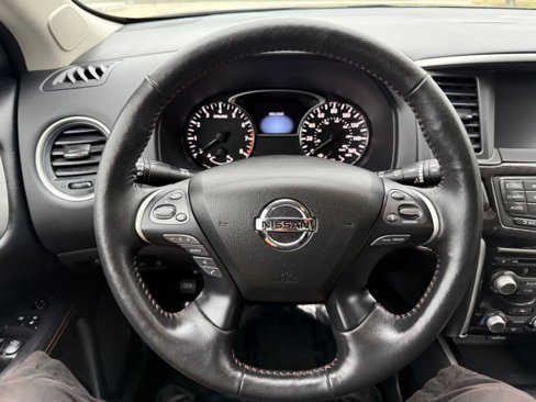Used 2019 Nissan Pathfinder SL image 13