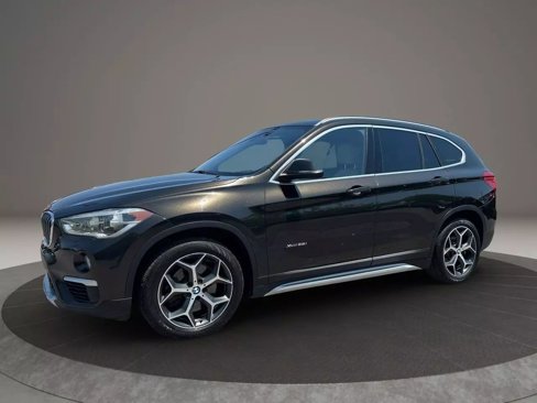 Used 2017 BMW X1 xDrive28i image 2