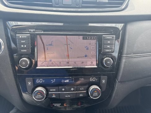 Used 2019 Nissan Rogue SL image 17