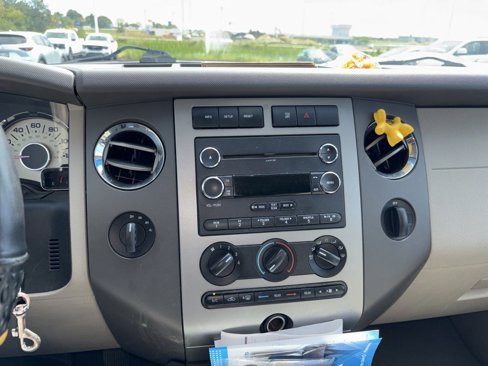 Used 2014 Ford Expedition XLT image 10