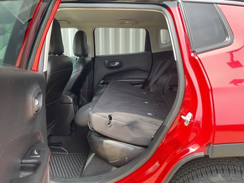 Used 2020 Jeep Compass Trailhawk image 15
