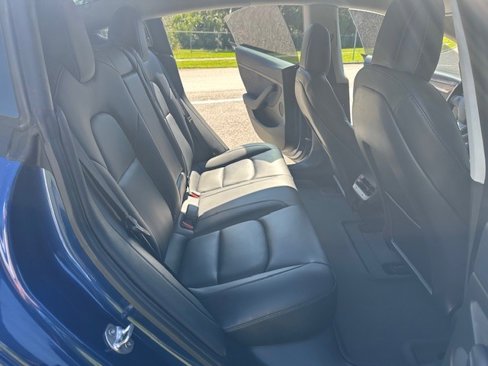 Used 2021 Tesla Model 3 Standard Range Plus image 14
