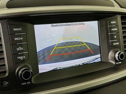 Used 2019 Kia Sorento LX image 17