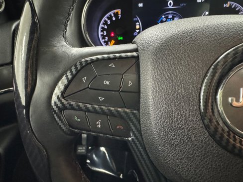 Used 2018 Jeep Grand Cherokee Limited image 26