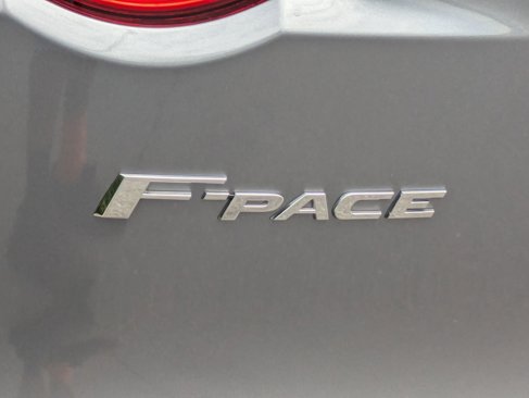 Used 2020 Jaguar F-PACE Premium image 34