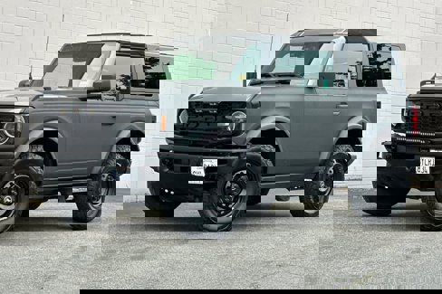 Used 2021 Ford Bronco Black Diamond image 1
