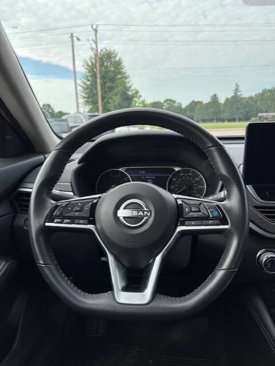 Used 2024 Nissan Altima 2.5 SV w/ SV Premium Package image 13