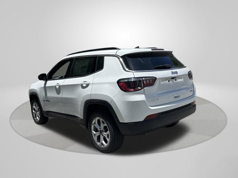 New 2025 Jeep Compass Latitude image 5