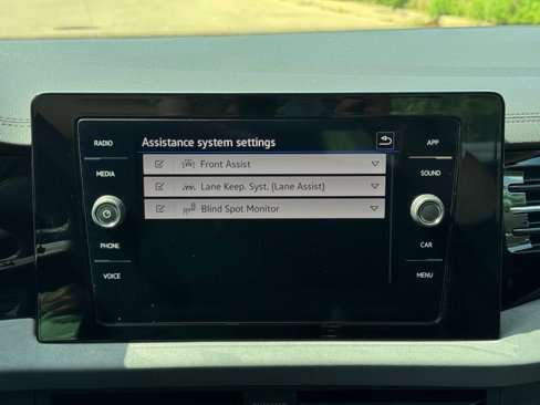 Used 2025 Volkswagen Jetta SE image 25
