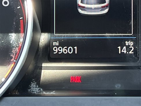 Used 2018 Volkswagen Tiguan SE image 30