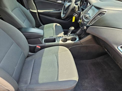 Used 2018 Chevrolet Cruze LT w/ RS Package image 16