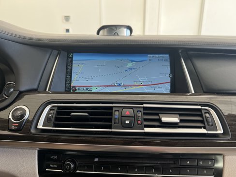 Used 2014 BMW 750Li xDrive image 17