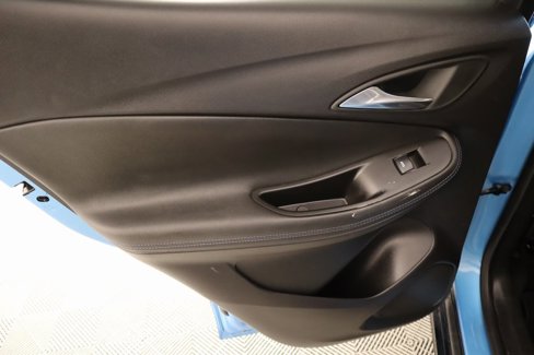 Used 2025 Buick Encore GX Sport Touring image 14