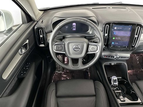 Certified 2025 Volvo XC40 B5 Plus image 20