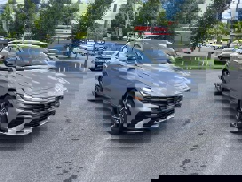 New 2025 Hyundai Elantra Sport image 4