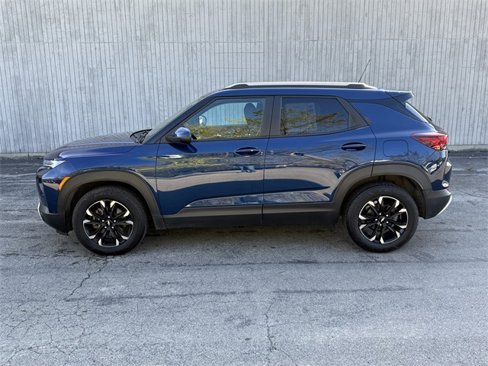 Used 2022 Chevrolet TrailBlazer LT w/ Convenience Package image 9