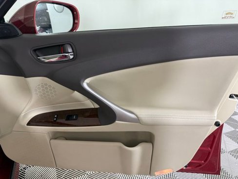 Used 2011 Lexus IS 250 image 36