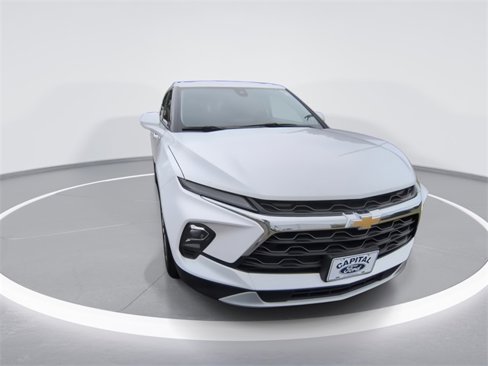 Used 2023 Chevrolet Blazer LT image 3