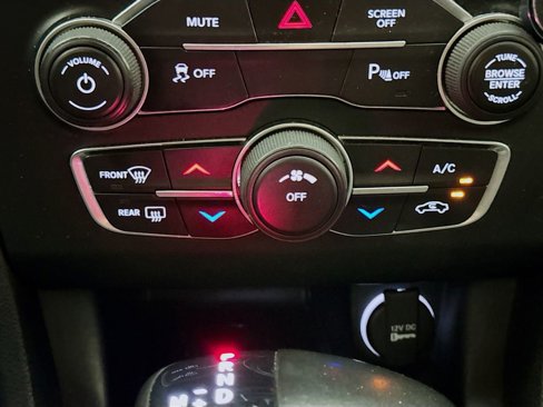 Used 2019 Dodge Charger SXT image 15