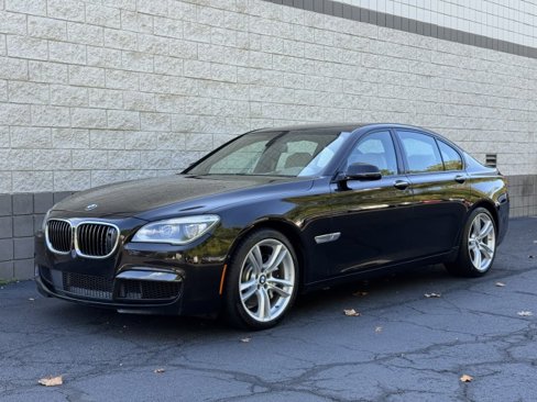 Used 2013 BMW 750i xDrive image 1