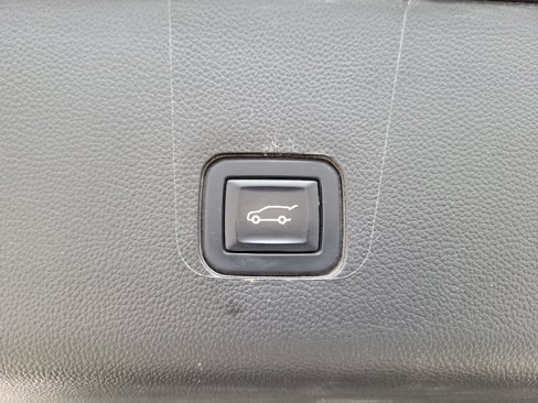 Used 2022 Chevrolet Traverse LT w/ LPO, Floor Liner Package image 8