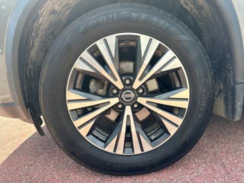 Used 2021 Nissan Rogue SV image 28