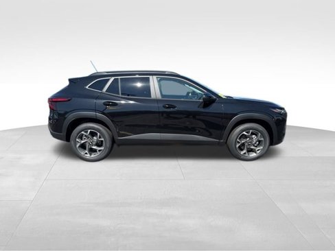 New 2025 Chevrolet Trax LT w/ Driver Confidence Package image 2