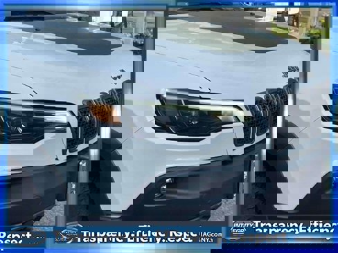 Used 2022 Jeep Cherokee Trailhawk image 10
