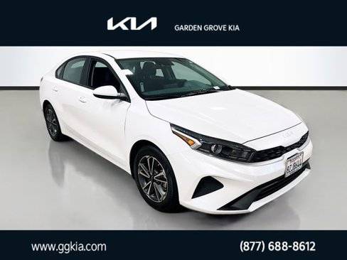 Certified 2022 Kia Forte LXS image 1