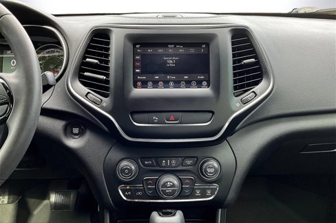 Certified 2020 Jeep Cherokee Latitude Plus image 11