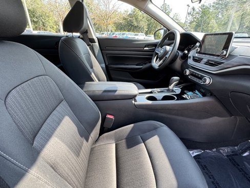 Used 2024 Nissan Altima 2.5 SV image 8