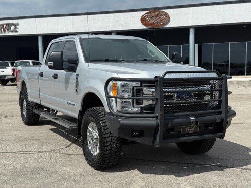 Used 2017 Ford F250 XLT w/ XLT Value Package image 3