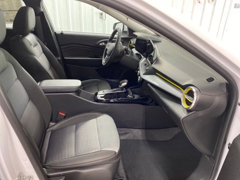 New 2025 Chevrolet Trax LT w/ Driver Confidence Package image 12