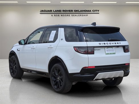 Certified 2025 Land Rover Discovery Sport Dynamic SE image 4
