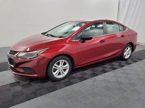Used 2017 Chevrolet Cruze LT image 2
