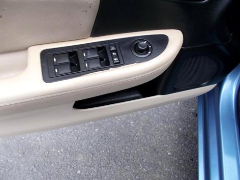 Used 2011 Chrysler 200 Touring image 27