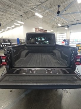 Used 2021 Jeep Gladiator Sport image 30
