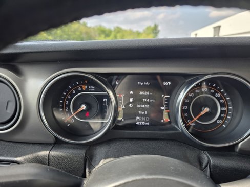 Used 2020 Jeep Gladiator Sport w/ Quick Order Package 24S image 23